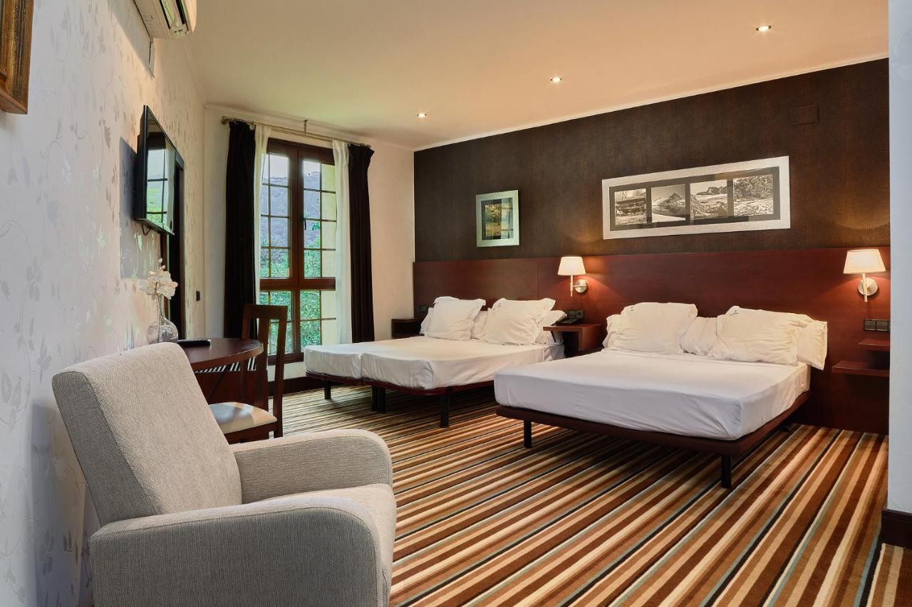 Hotel Granda Onís Buitenkant foto